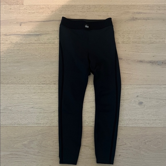 ALO Yoga Black line up legging - Picture 5 of 7